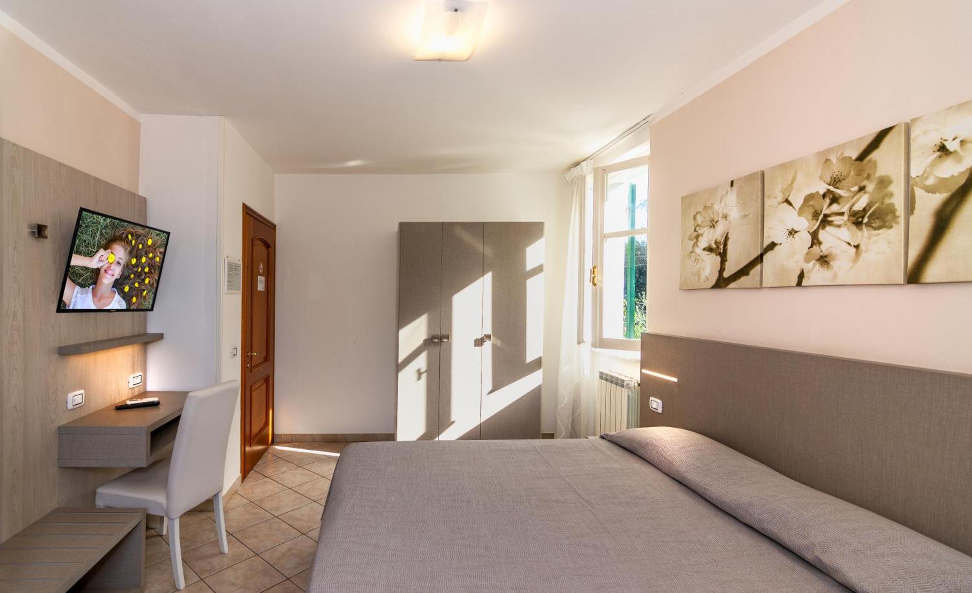 Hotel Eura مارينا دي ماسا المظهر الخارجي الصورة
