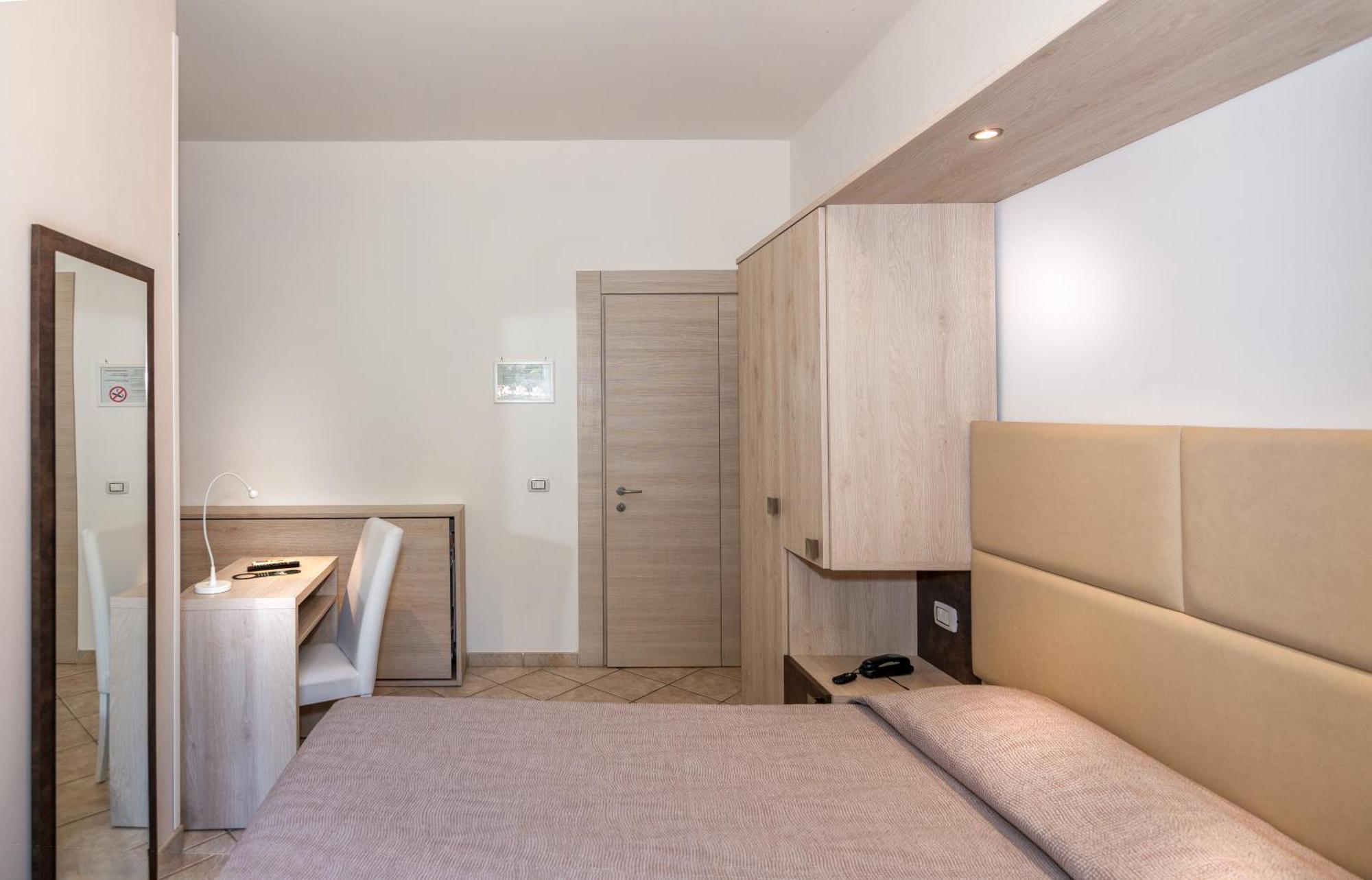 Hotel Eura مارينا دي ماسا المظهر الخارجي الصورة