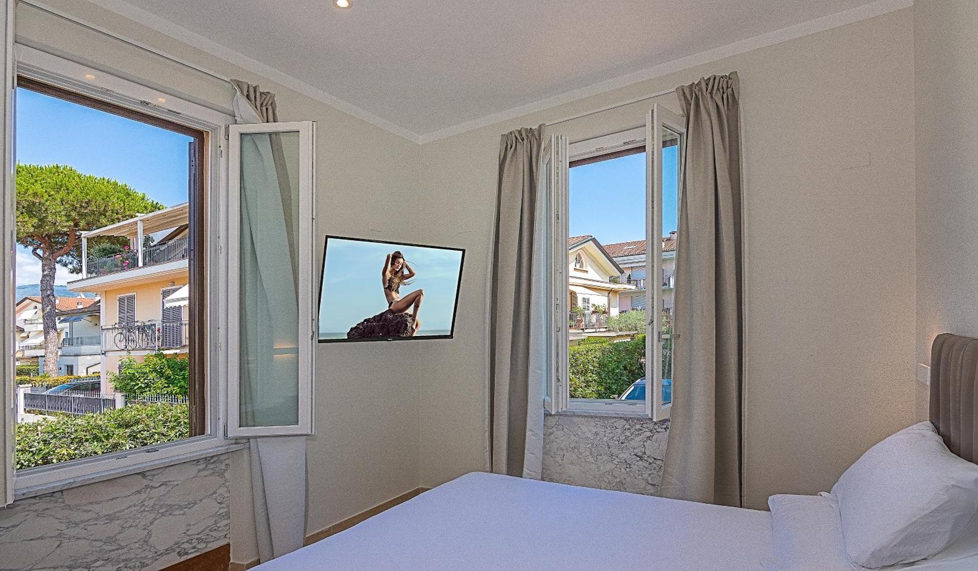 Hotel Eura مارينا دي ماسا المظهر الخارجي الصورة