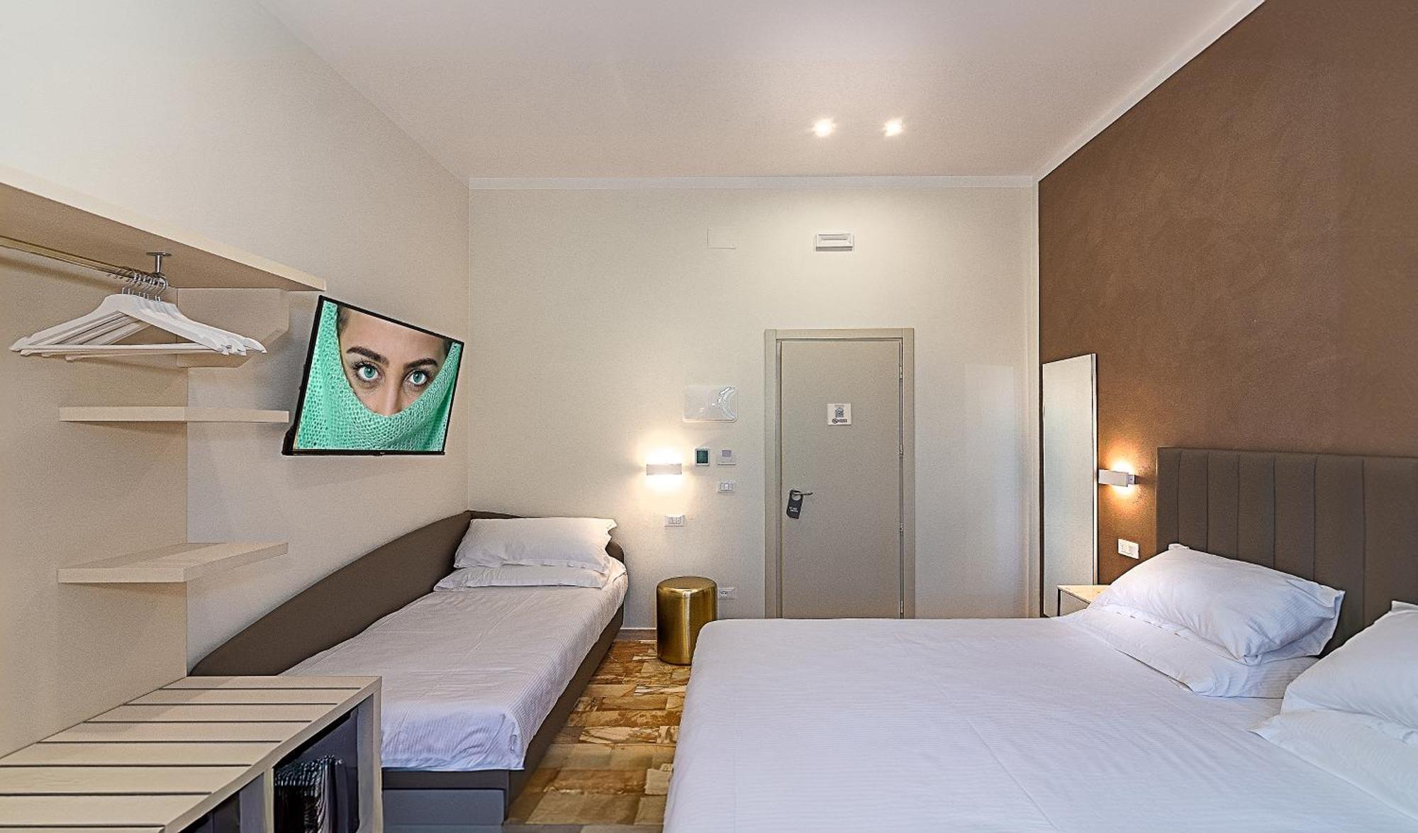 Hotel Eura مارينا دي ماسا المظهر الخارجي الصورة