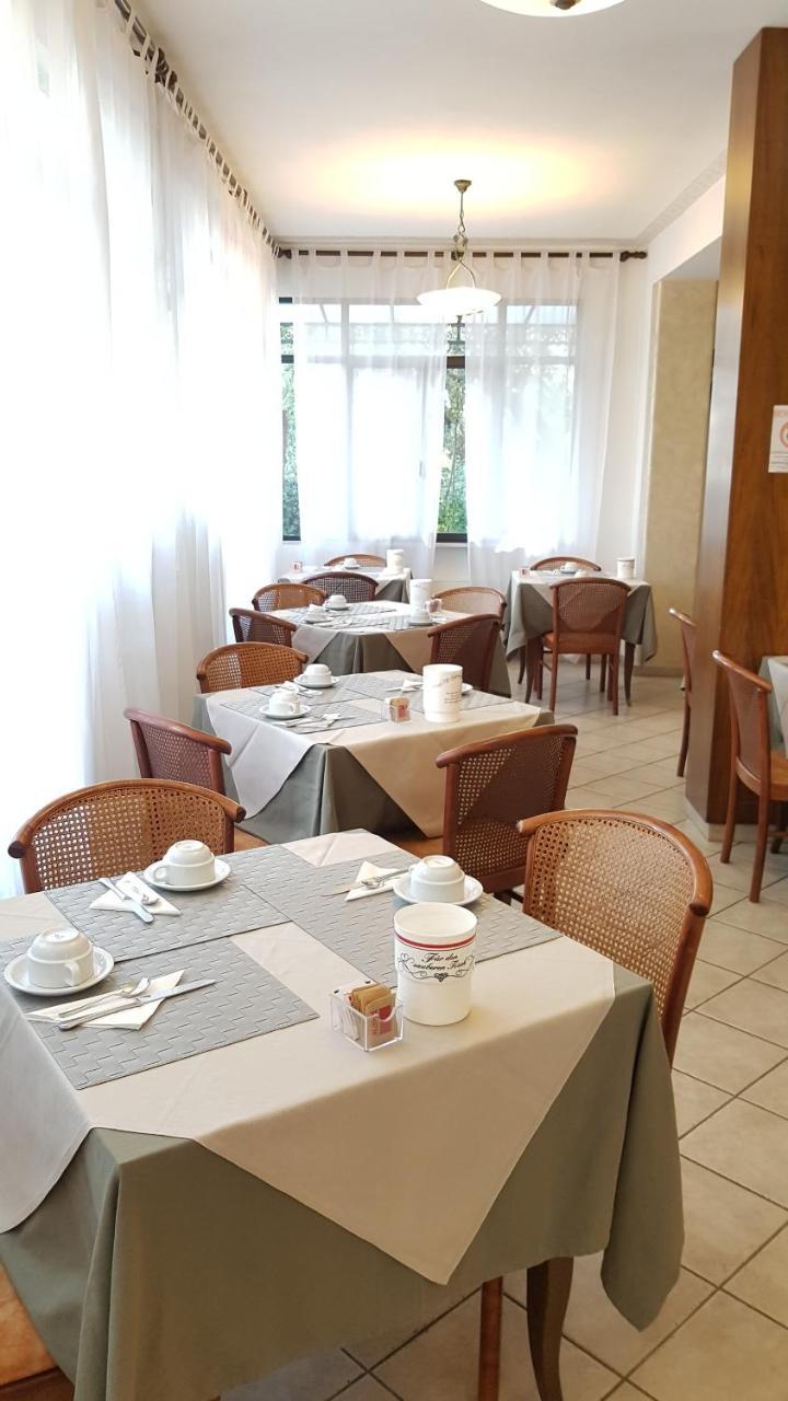 Hotel Eura مارينا دي ماسا المظهر الخارجي الصورة